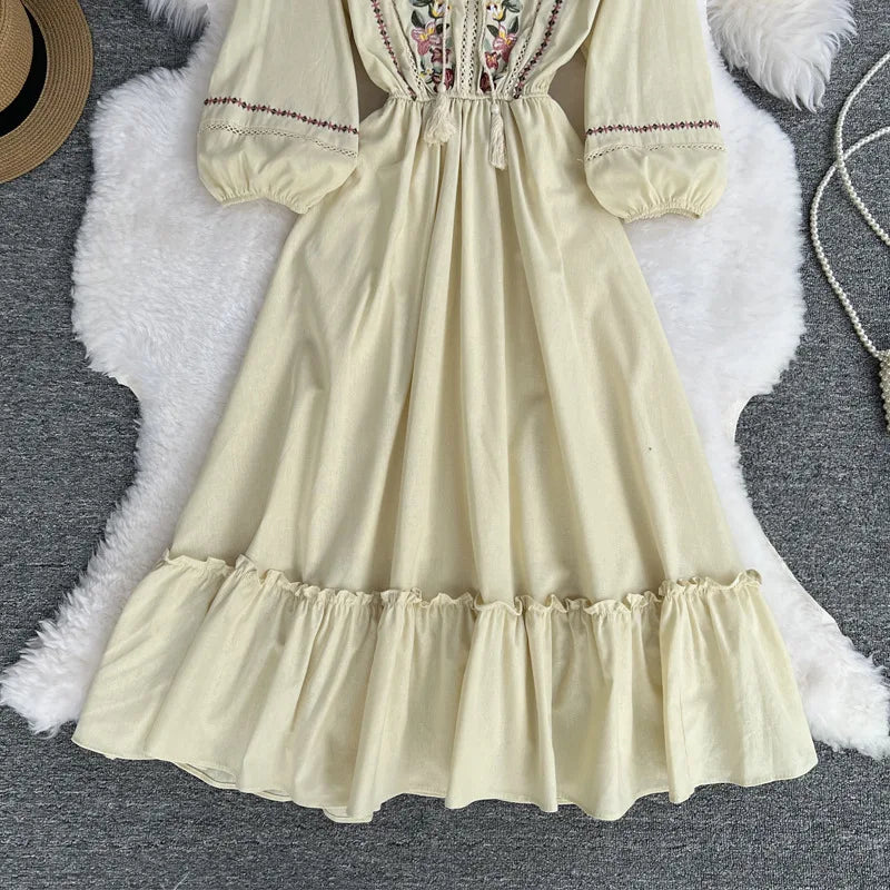 French Style Woman Retro Dress Long Sleeve Embroidery Vestido Floral O-neck Chick Woman Dress - TaMNz