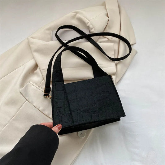 Nouveau Sac à bandoulière messager couleur unie feutre femmes sac à main de luxe design décontracté sacs à bandoulière pour les femmes Simple